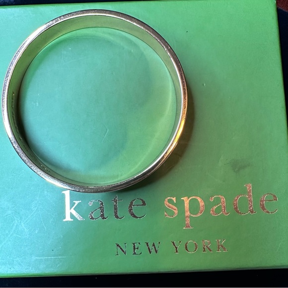 Kate Spade - "Spot the Spade" Bracelet, cream enamel and gold - Picture 4 of 6